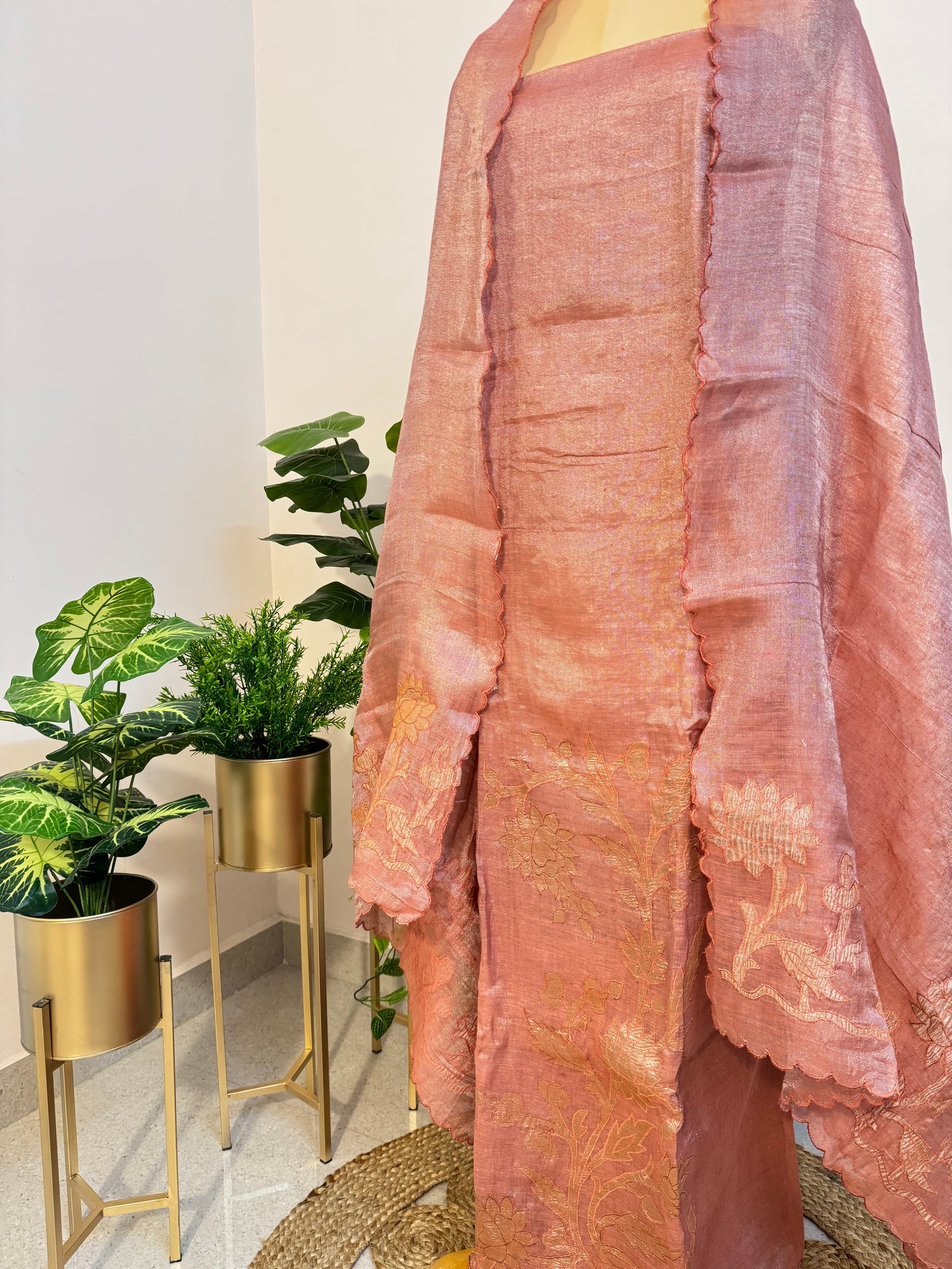 Pure Shimmer Linen tissue applique suit